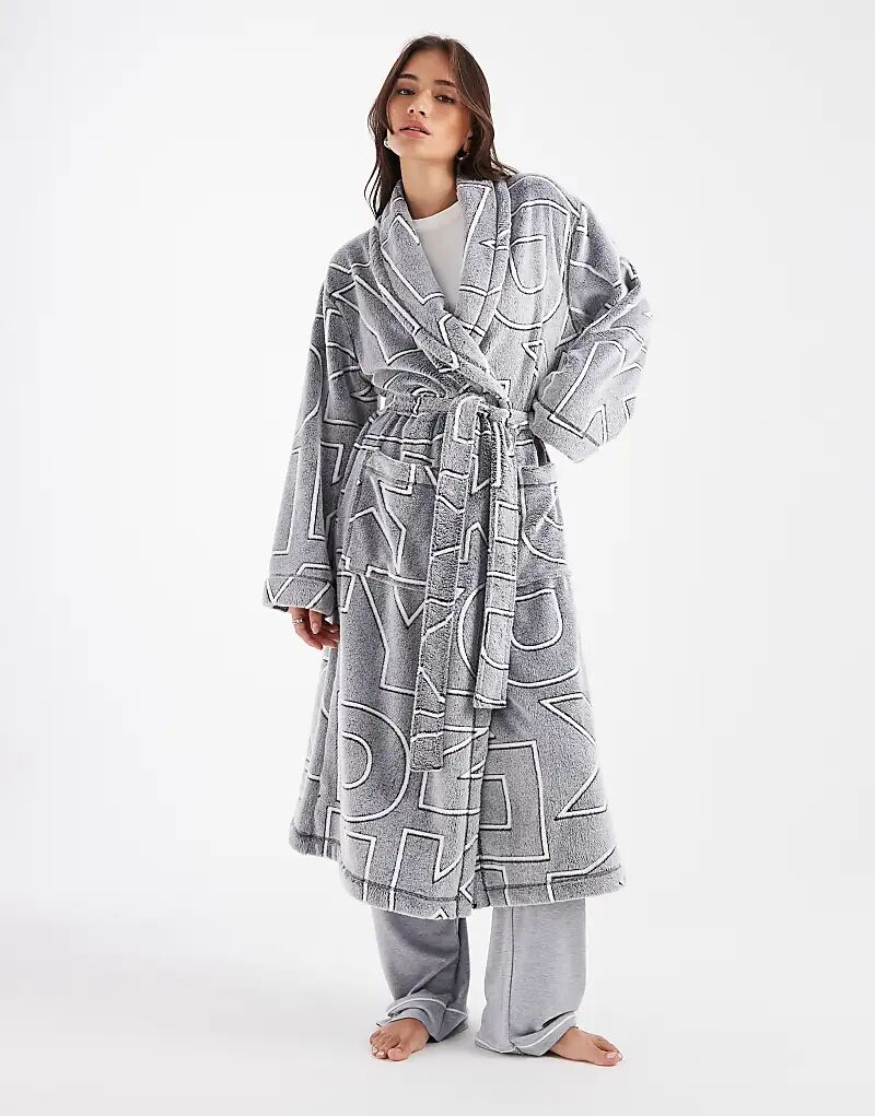 

Длинный сложенный халат DKNY с матовыми серыми буквами логотипа