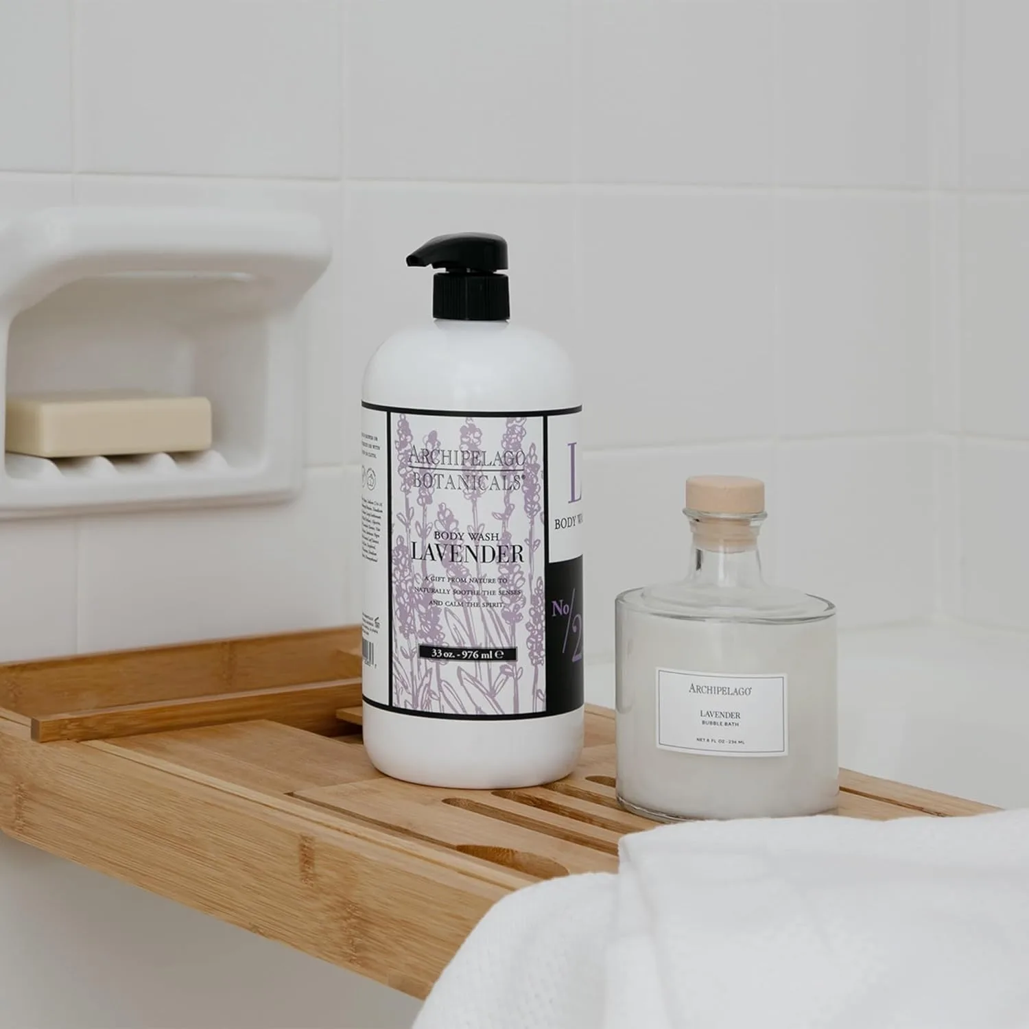 Гель для душа Archipelago Botanicals с лавандой, очищающий и увлажняющий, для сухой кожи, делает кожу мягкой и гладкой, без парабенов, фталатов и ГМО (955 мл). 976 мл, orange — фото 3