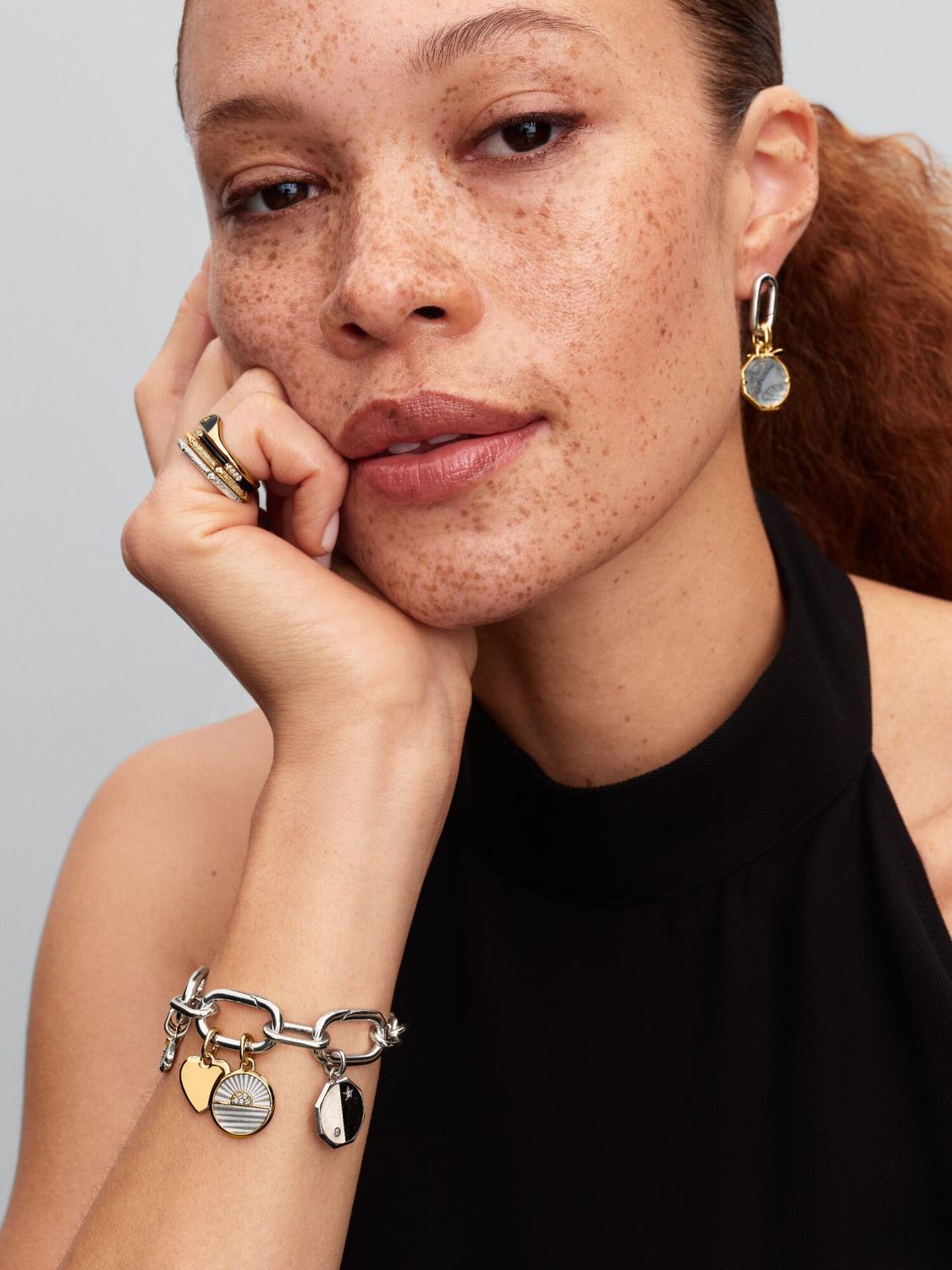 

Серьги-гвоздики с открывающейся застежкой Pandora