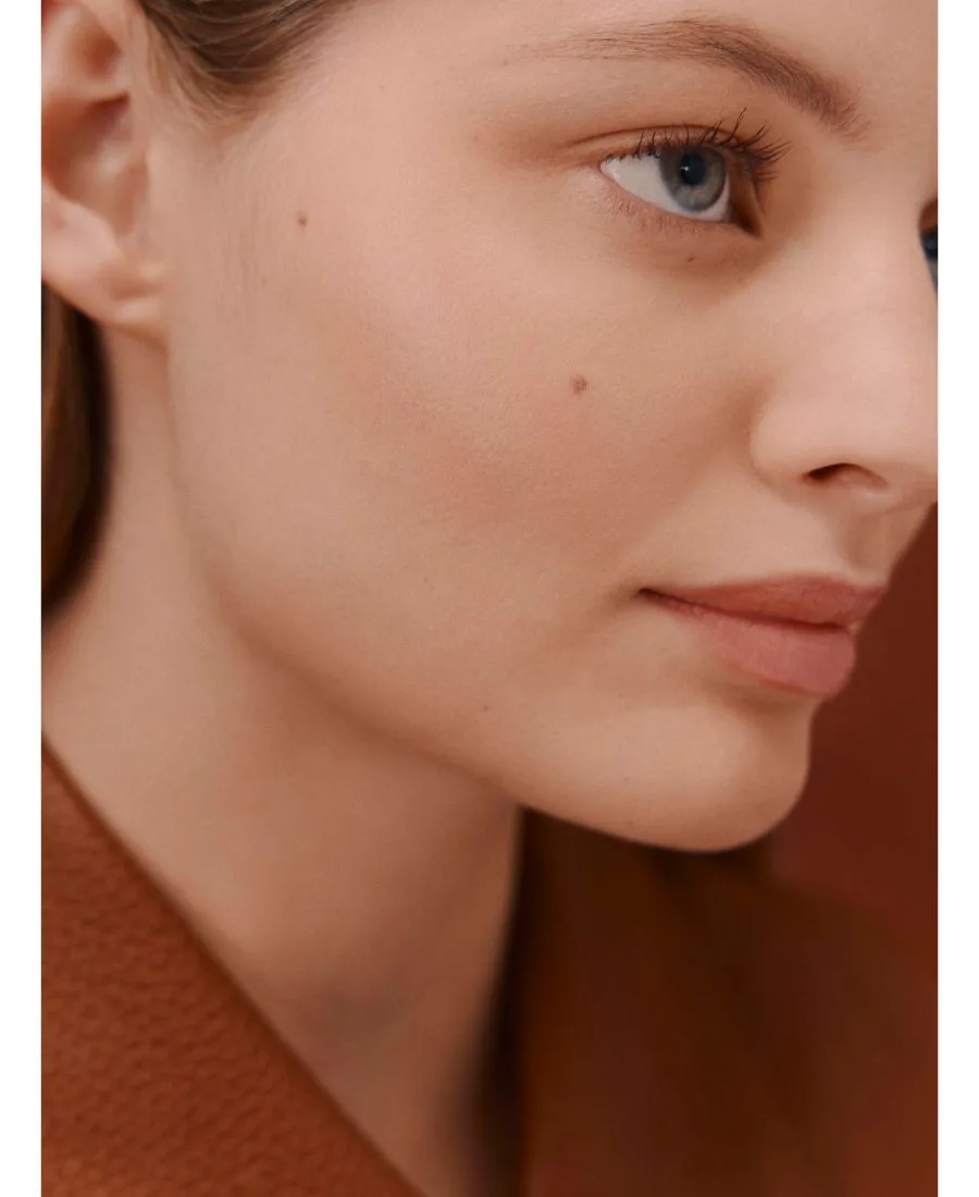 Тональная основа Plein Air, Luminous Matte Skincare Foundation, 1,11 унции HERMÈS, 35n orge is a neutral бежевый — фото 3