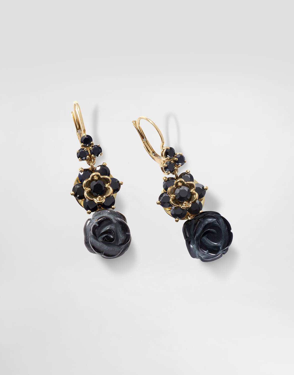 Серьги sicily из желтого золота 18 карат с черными сапфирами и черным жадом Dolce & Gabbana, золото — фото 2