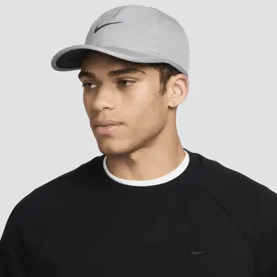 

Бейсболка Nike Dri-FIT Club Unstructured Featherlight Cap, цвет Particle Grey/Black