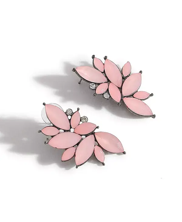 

Женские розовые серьги-гвоздики с декором Sohi, pink