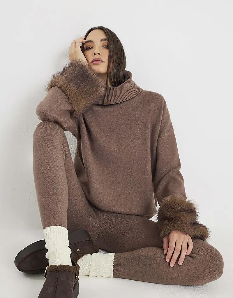 

Вязаный джемпер River Island с манжетами из искусственного меха, коричневый - светлый