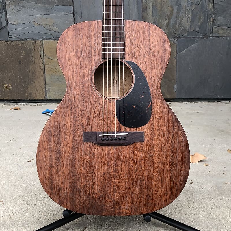 

Акустическая гитара Martin 000-15M Solid Mahogany Guitar