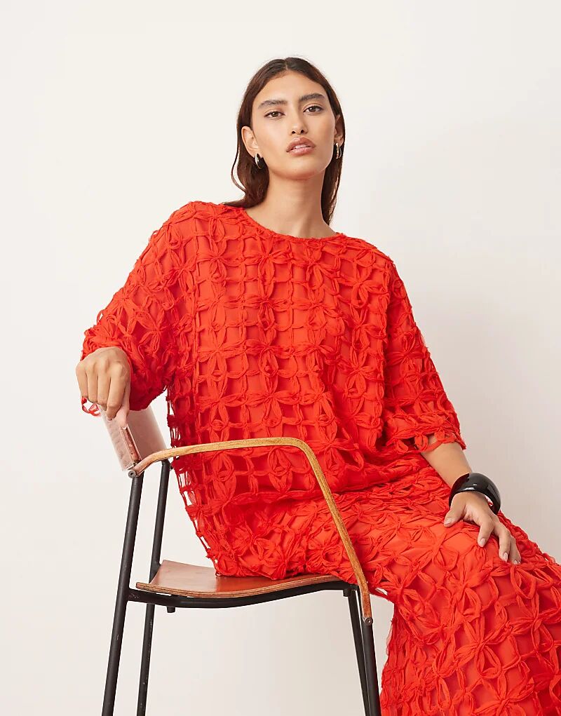 

Футболка свободного кроя с цветочным принтом ARRANGE красного цвета