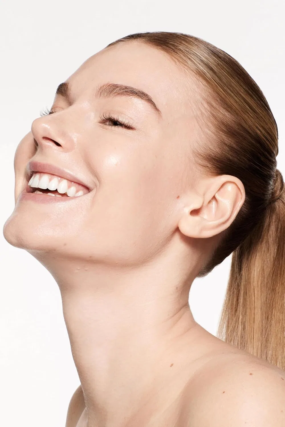 Тональный крем SHISEIDO Revitalessence Skin Glow Foundation SPF 30 PA+++, оттенок 160 Shell, 30 мл Shiseido, Colourful — фото 3