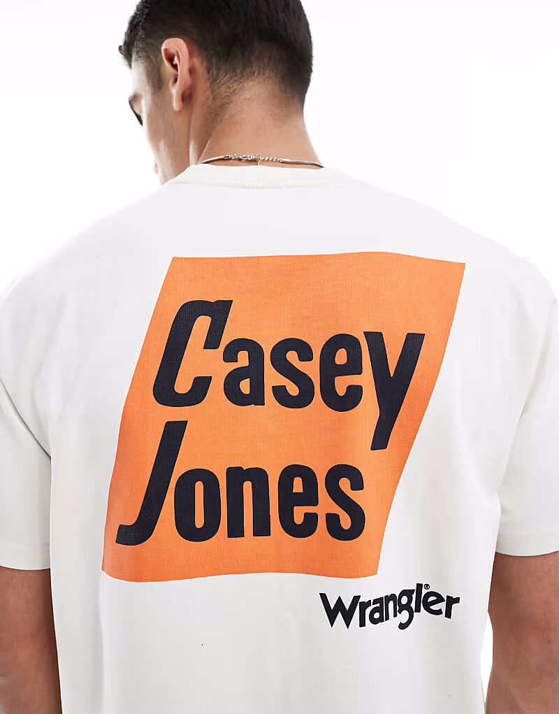

Футболка Wrangler Casey Jones Workwear с принтом логотипа на спине, свободного кроя, цвета «кремовый».