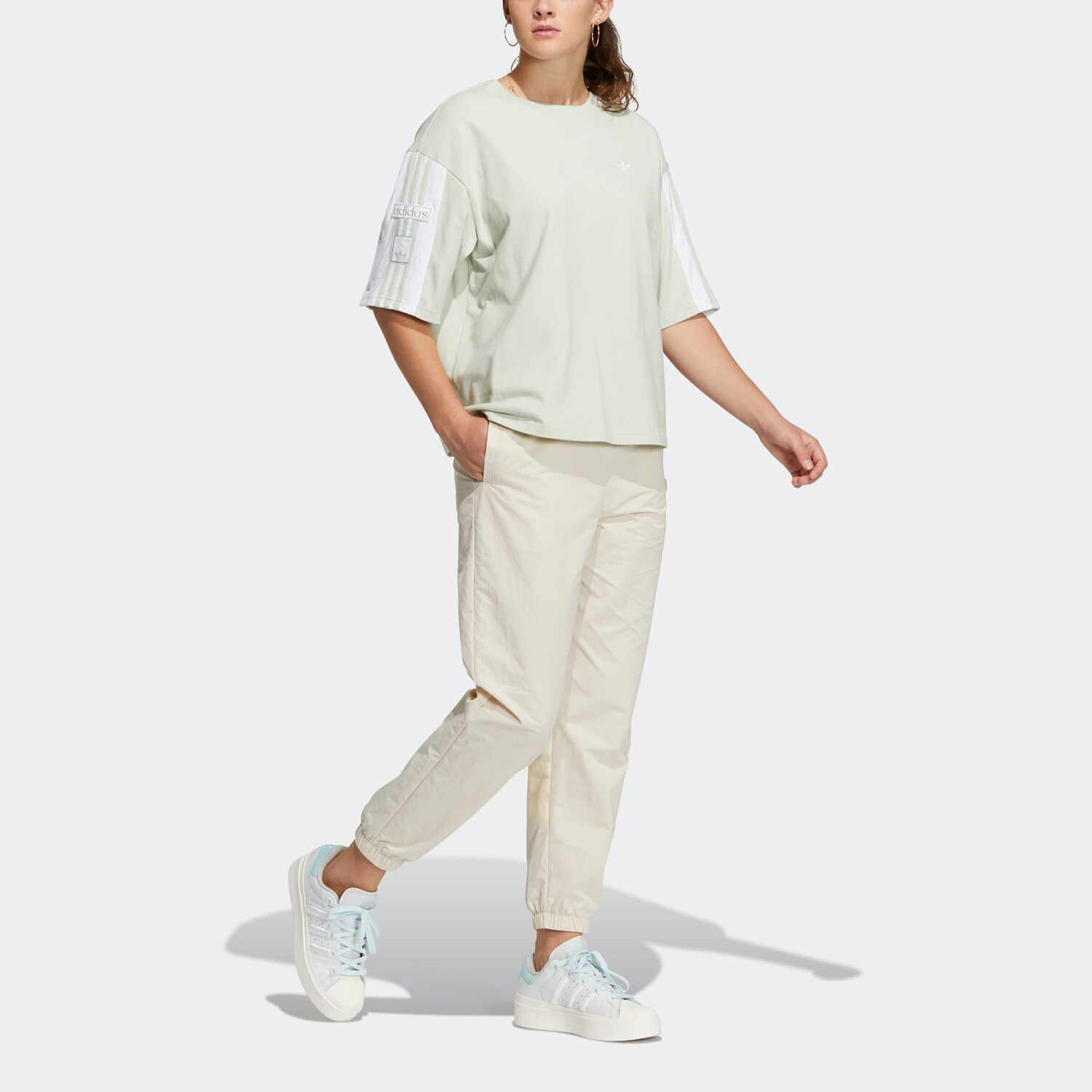 Футболка Adidas Always Originals женская льняная зеленая Adidas Originals — фото 2