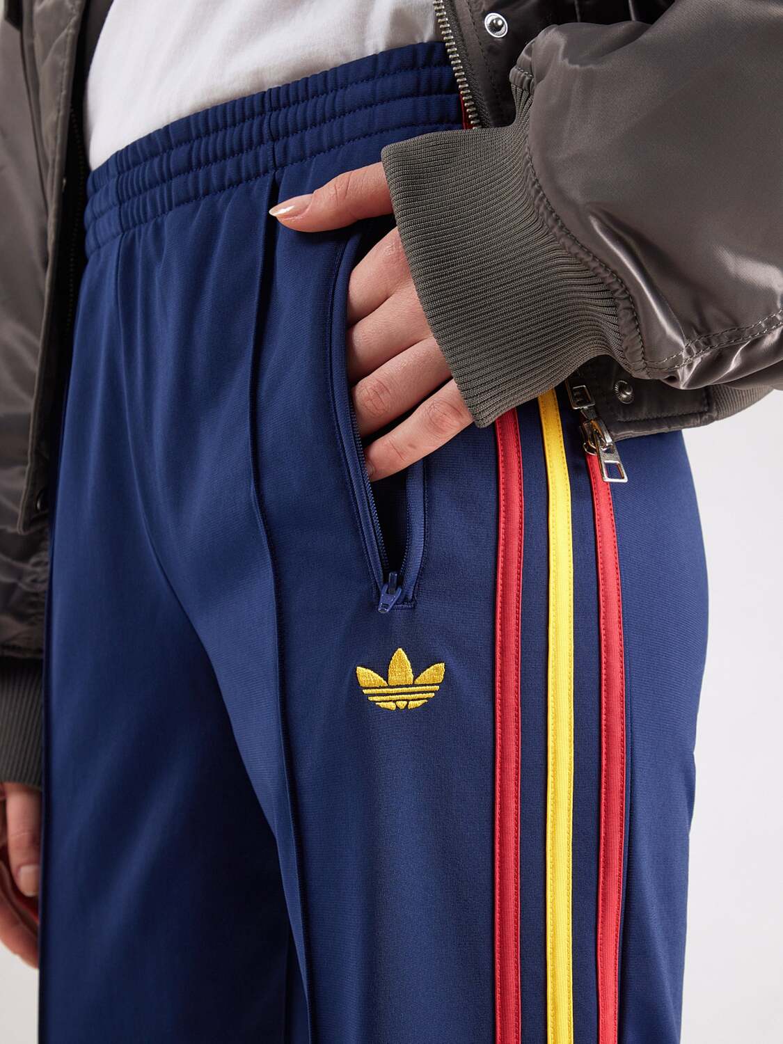 Adidas Originals Брюки Regular 'FB CLASSIC' в темно-синем цвете — фото 2