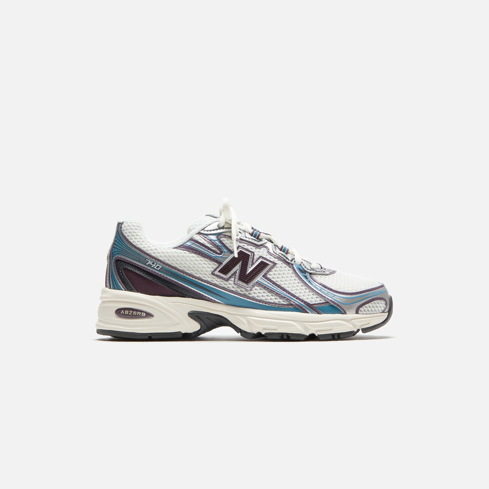 

Кроссовки New Balance 740, цвет Plum Brown/Sea Stone