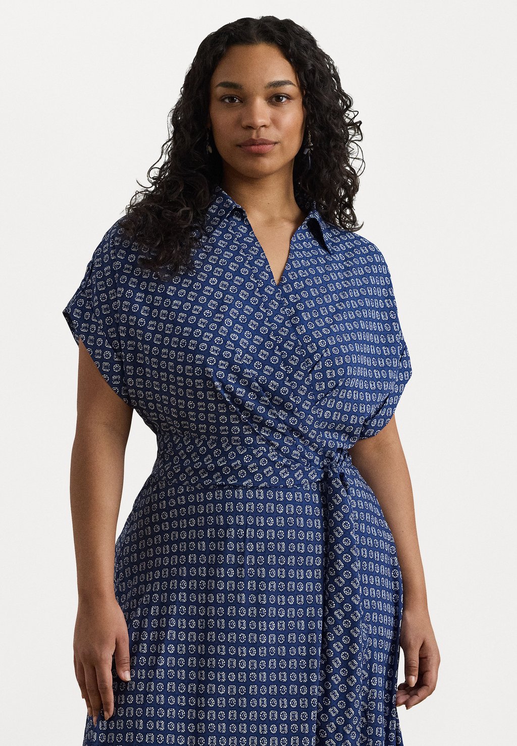 

Повседневное платье GEO-PRINT BELTED CREPE DRESS Lauren Ralph Lauren Woman, синий
