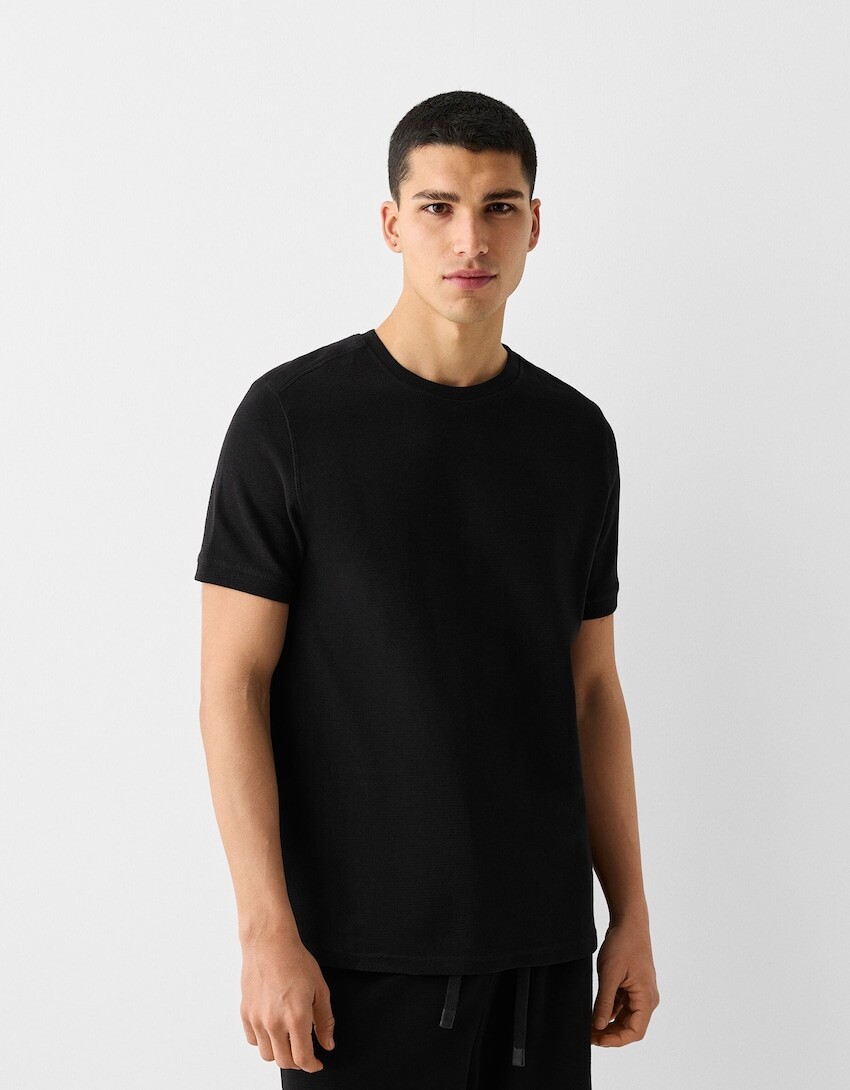 

Фактурная блузка с короткими рукавами Bershka, черный