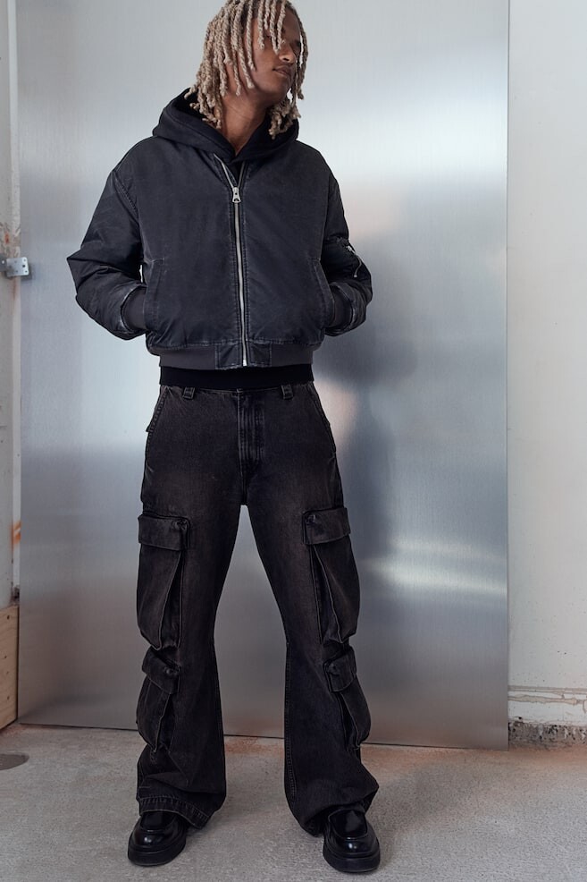

Свободные джинсы карго bootcut H&M, черный