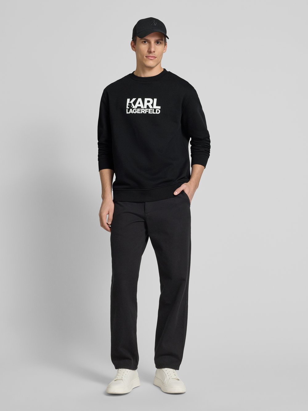 

Толстовка с этикеткой Karl Lagerfeld, черный