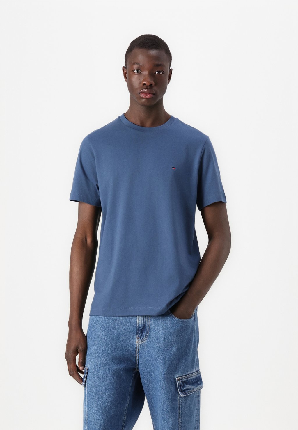 Базовая футболка ESS SEASONAL REG FIT SOLID TEE Tommy Hilfiger, синий — фото 4