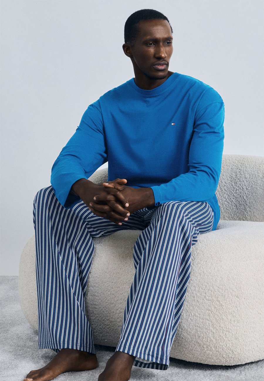 

Пижамный комплект Tommy Hilfiger ORIGINAL PRINT, Deep Indigo/Blue Dense/Multi-Coloured