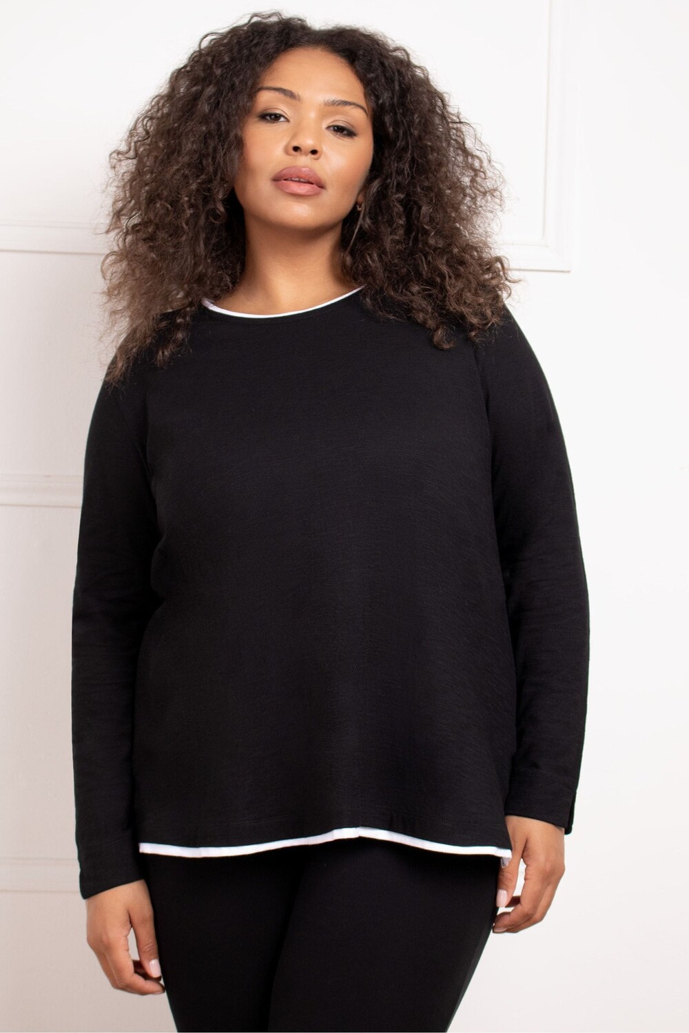 

Футболка из хлопчатобумажной ткани с контрастным узором Live Unlimited, черный