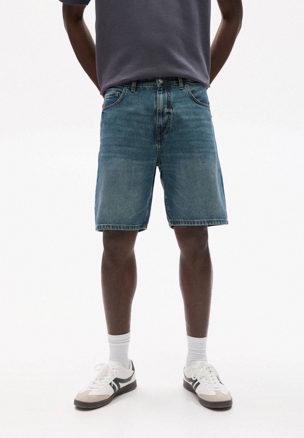 

Джинсовые шорты STANDARD - BERMUDA PULL&BEAR, цвет Stone Blue Denim
