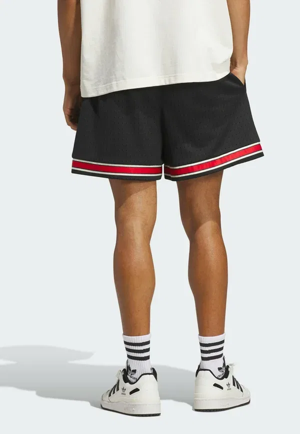 Шорты Originals sideline short Adidas Originals, черный, кремовый, белый, алый — фото 2