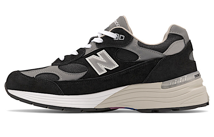 

New Balance 992 Черно-серая замша