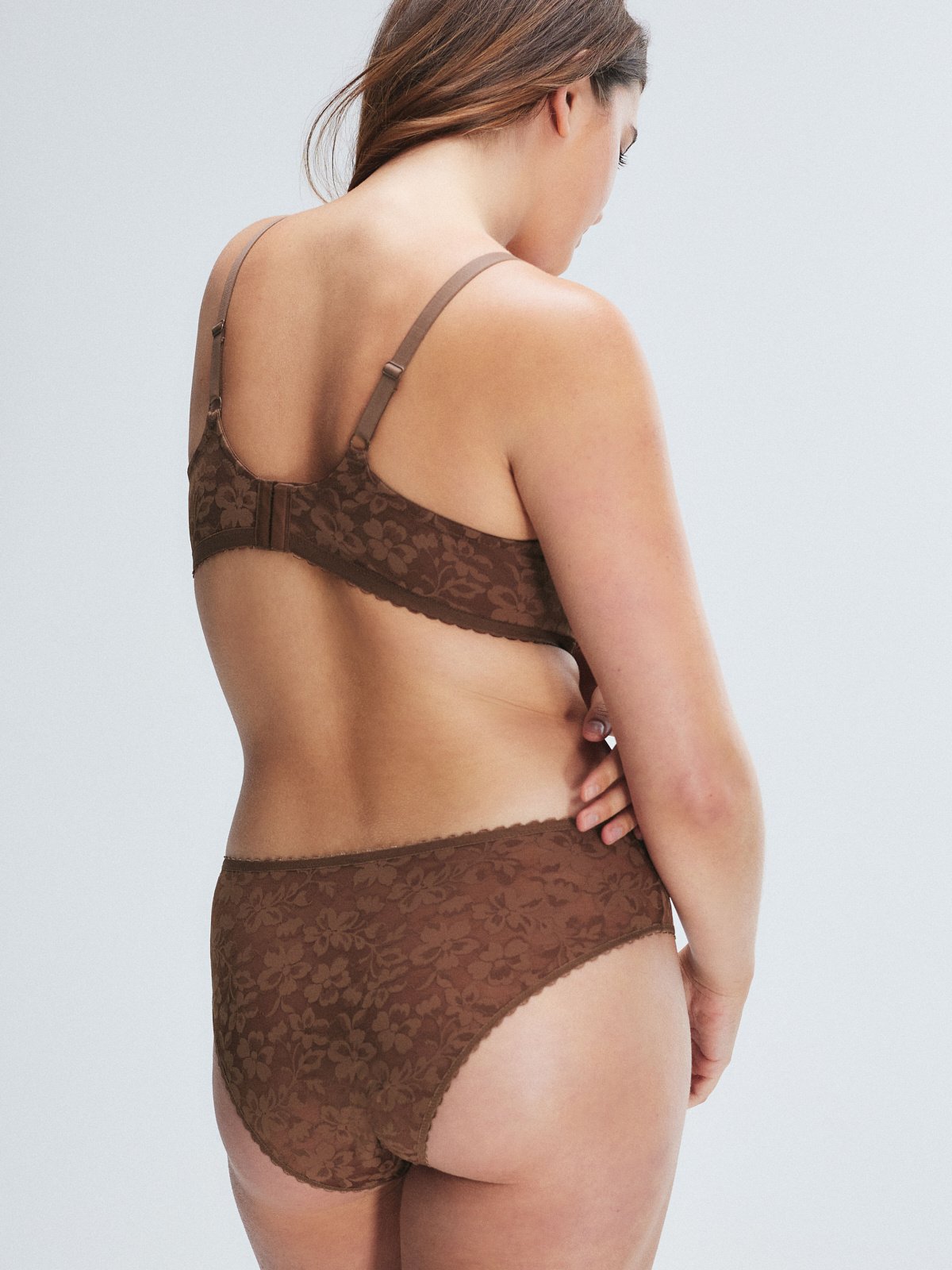 

Трусики-хипстеры Savage X Fenty Lavish Lace, цвет Brown Sugar Nude