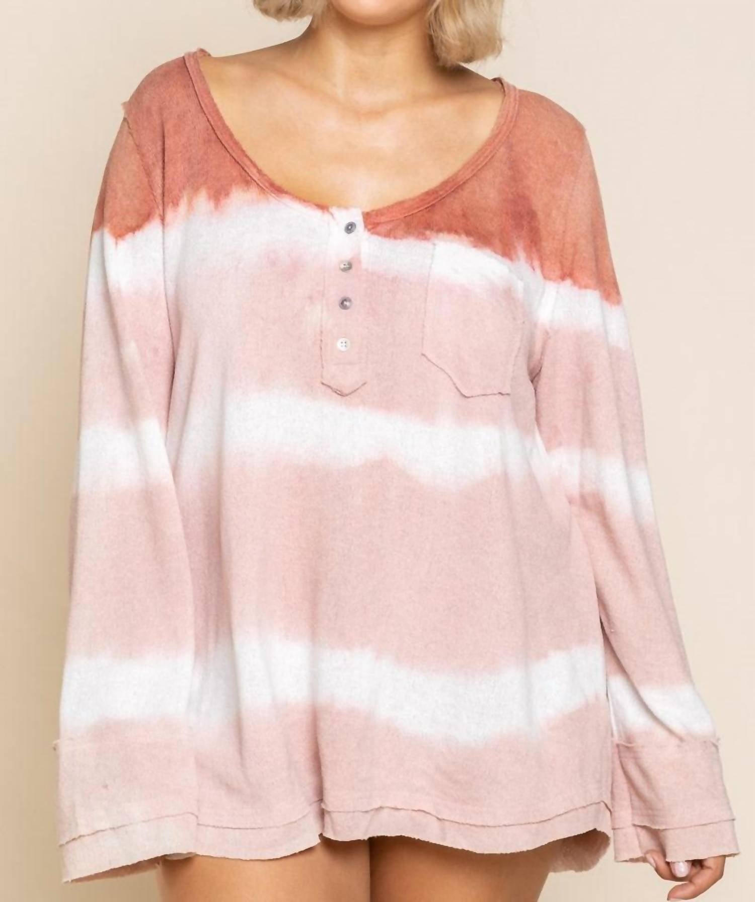 

Полосатый свитер Tie Dye Plus цвета Wild Strawberry POL