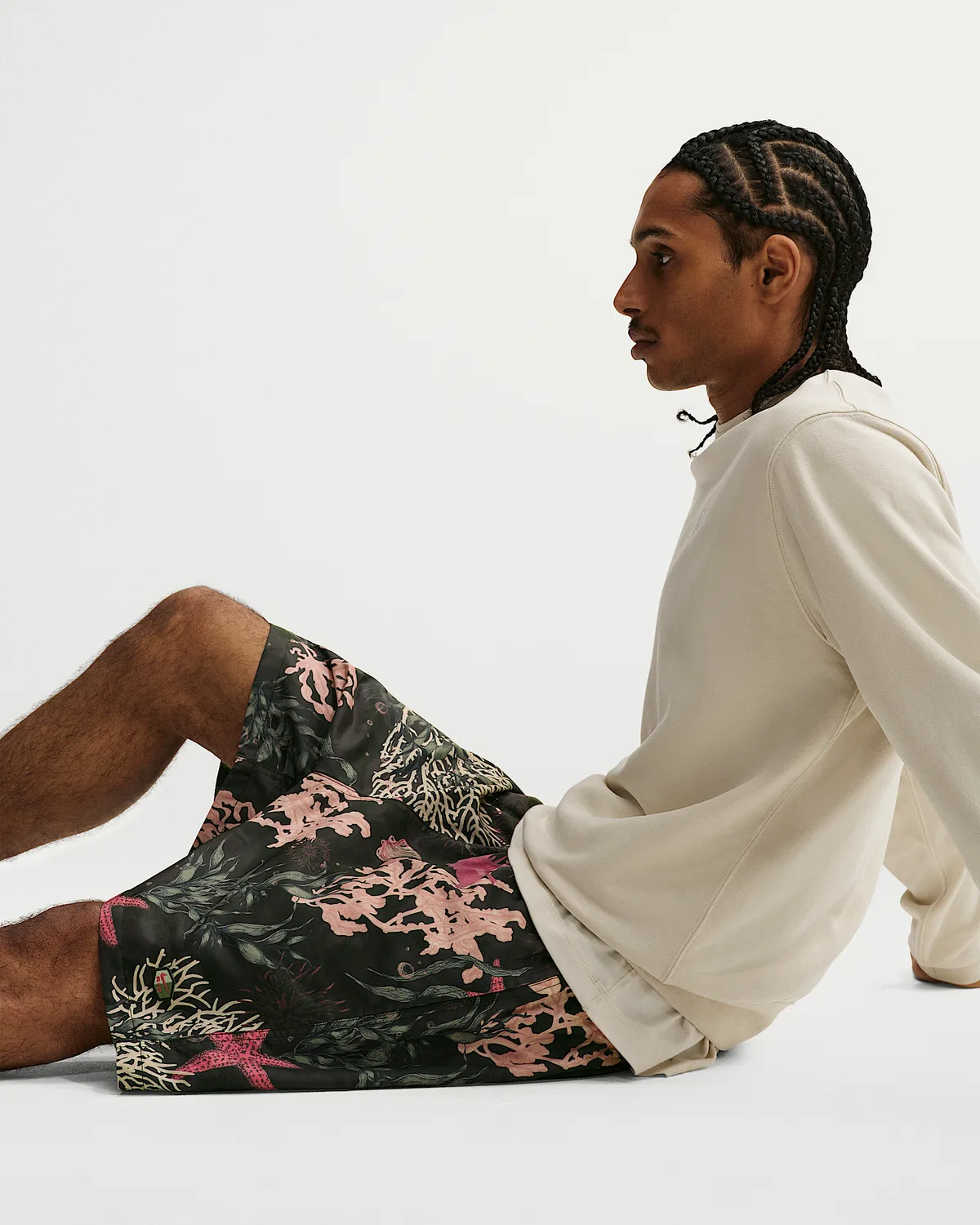 Мужские шорты Nike Club Flow, Sequoia/Peony — фото 4