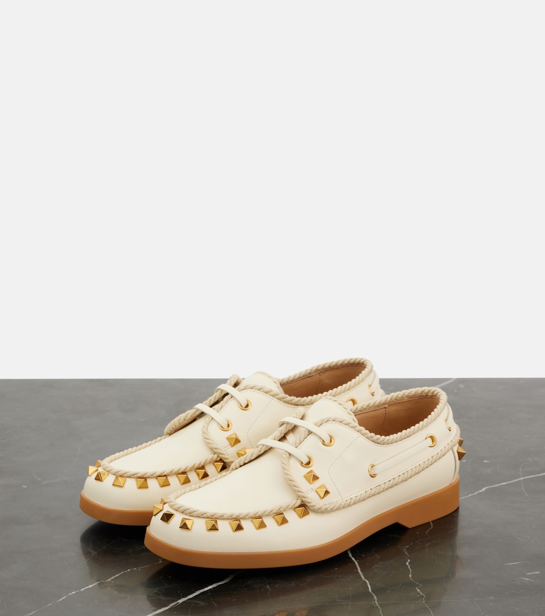 Туфли-лодочки Palm Avenue Rockstud из кожи Valentino Garavani, слоновая кость — фото 4