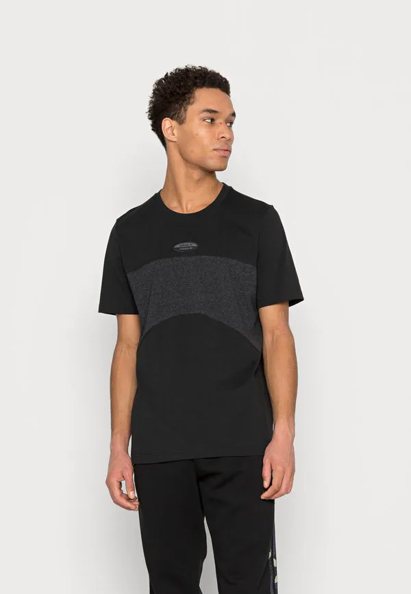 Футболка с принтом essent Adidas Originals, Black