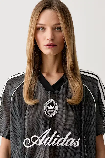 Футболка с ажурным узором T-shirt damski ażurowy Adidas Originals, серый — фото 4