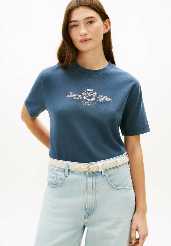 Футболка с эмблемой университетской команды mdrn cnk ss tee varsity crest print t-shirt Tommy Hilfiger, Dark Blue