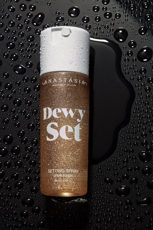 Лак для волос с кокосом и ванилью ANASTASIA BEVERLY HILLS Dewy Setting Spray 1 шт — фото 4