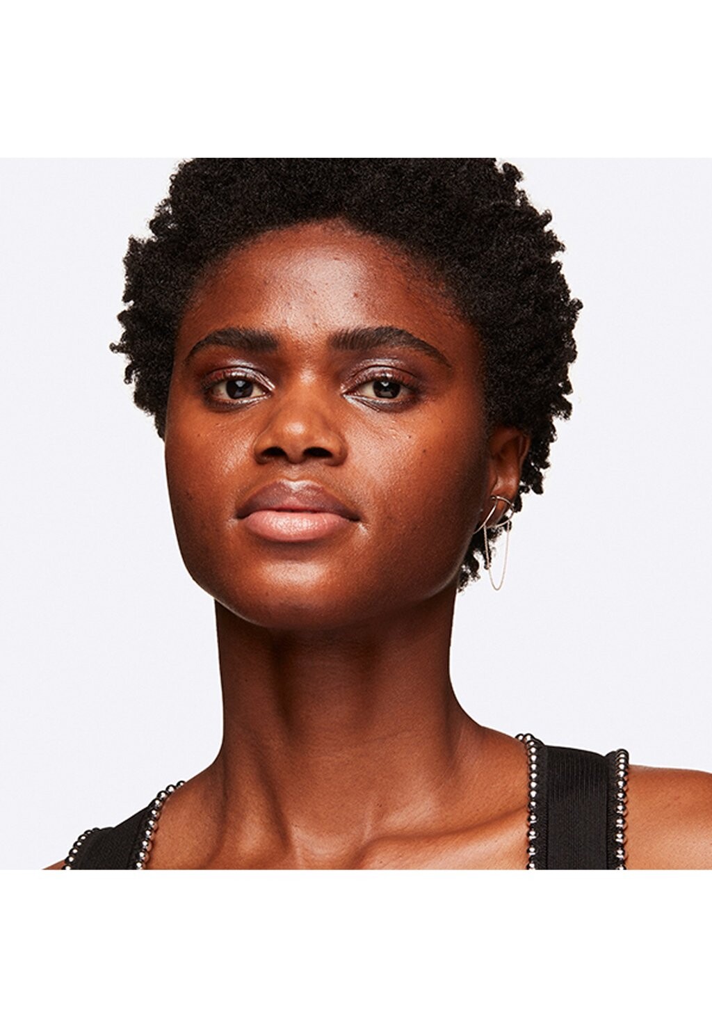 Тональная основа STUDIO RADIENCE FACE & BODY RADIENT SHEER FOUNDATION MAC, цвет n9 — фото 3