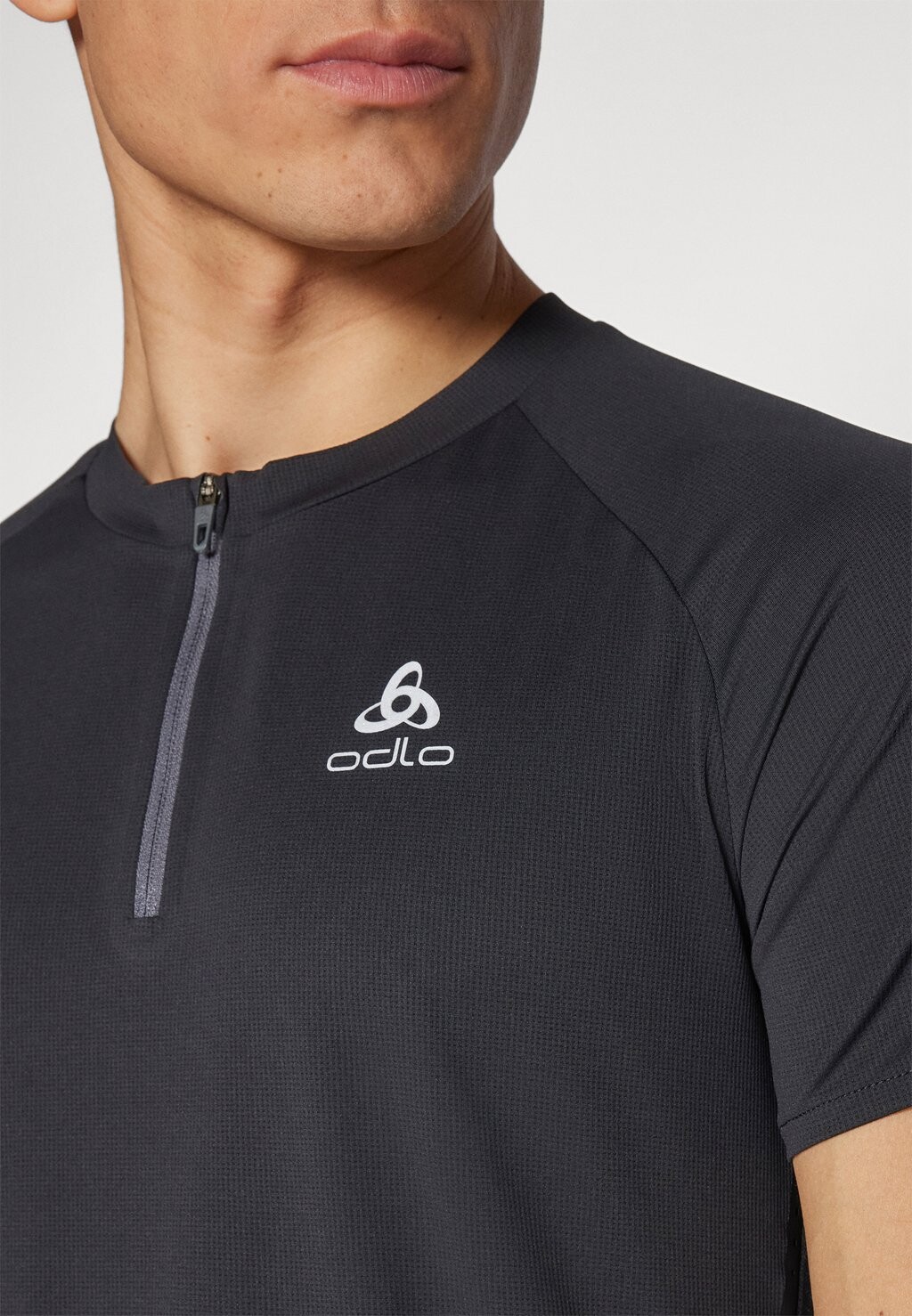 

Спортивная футболка CREW NECK 1 2 ZIP X-ALP ODLO, черный