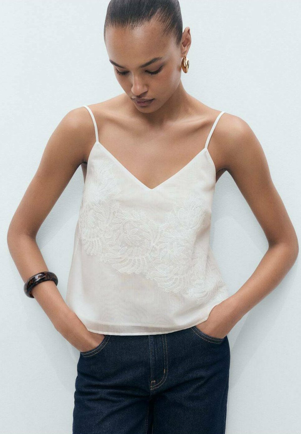 

Топ LACE STRAP Mango, кремовый