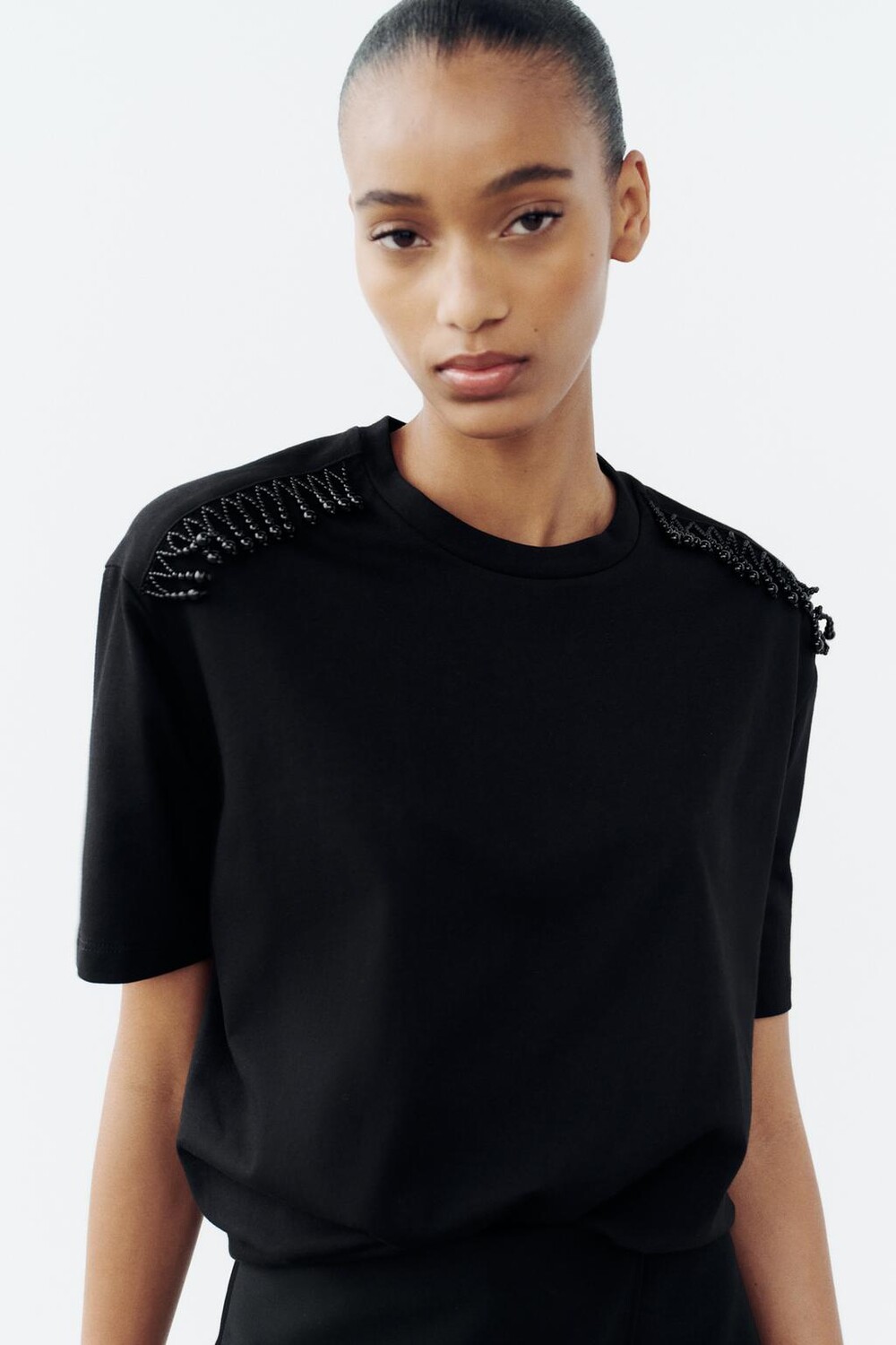 

Футболка с плечами из страз ZARA, черный