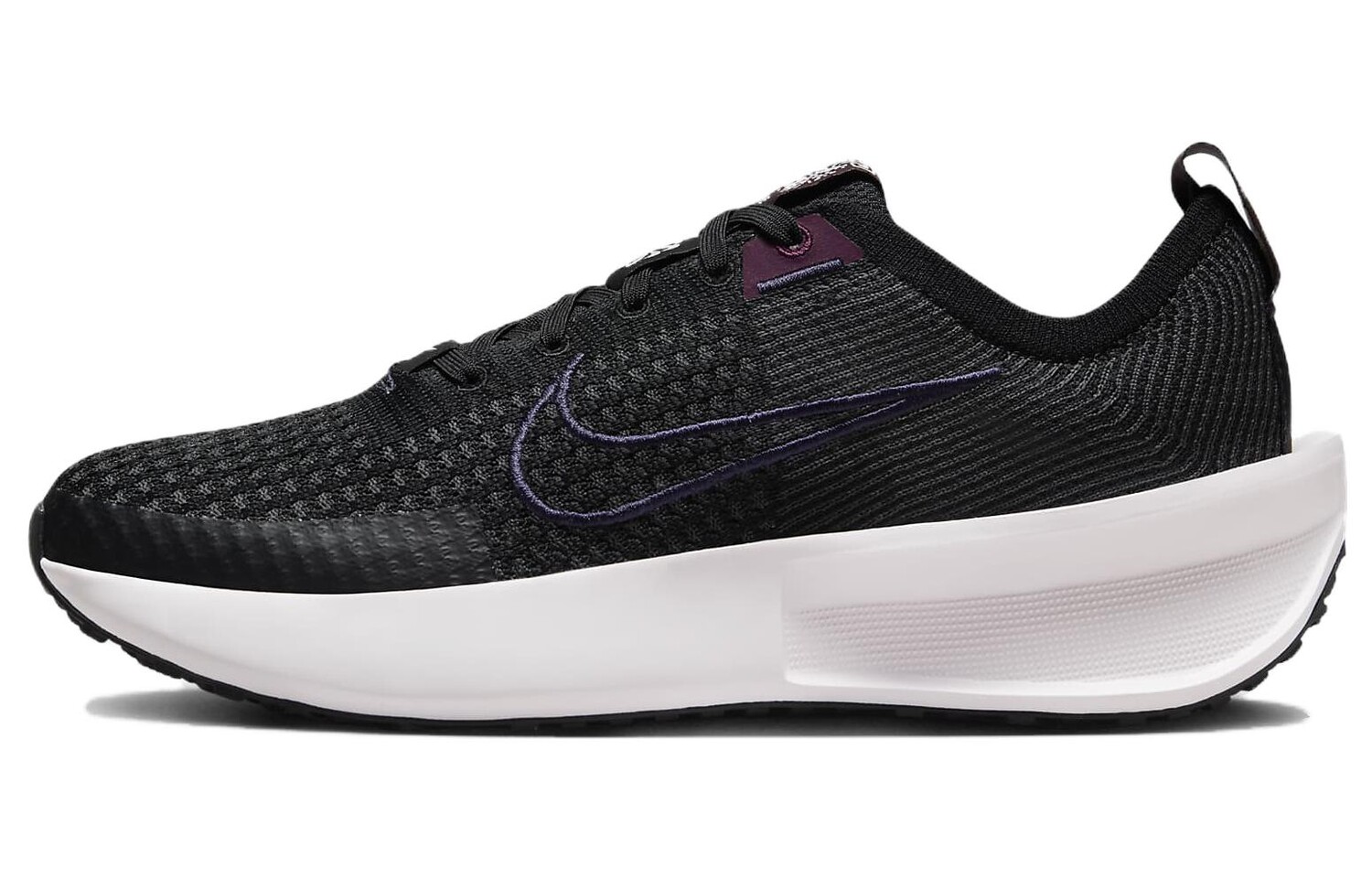 

Кроссовки Interact Run женские с низким верхом, черные Nike