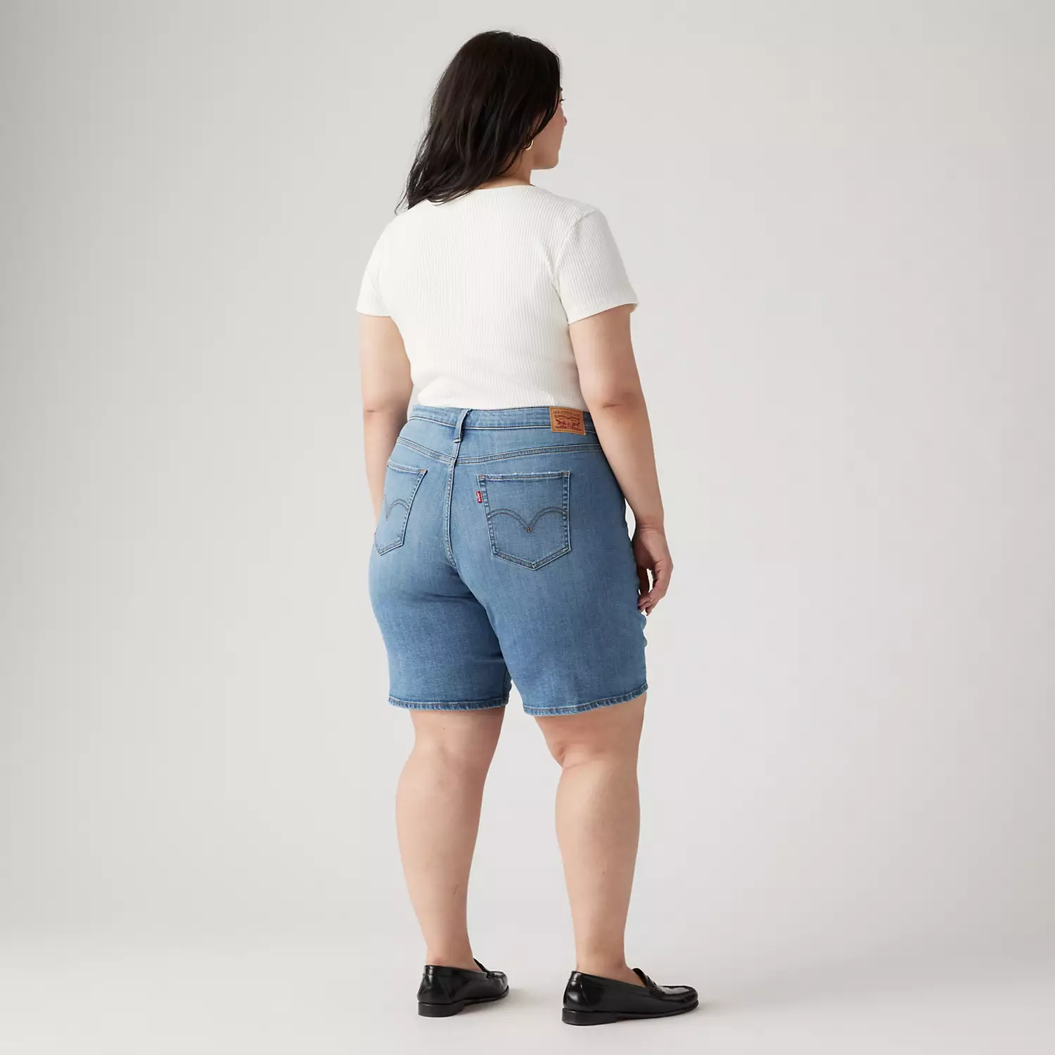 Женские шорты средней длины (большие размеры) Levi's, цвет What Are We - Medium Wash — фото 3