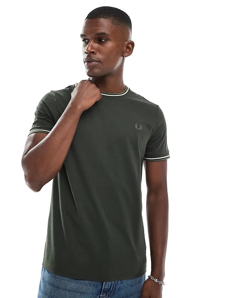 

Футболка с двойным кантом цвета хаки Fred Perry