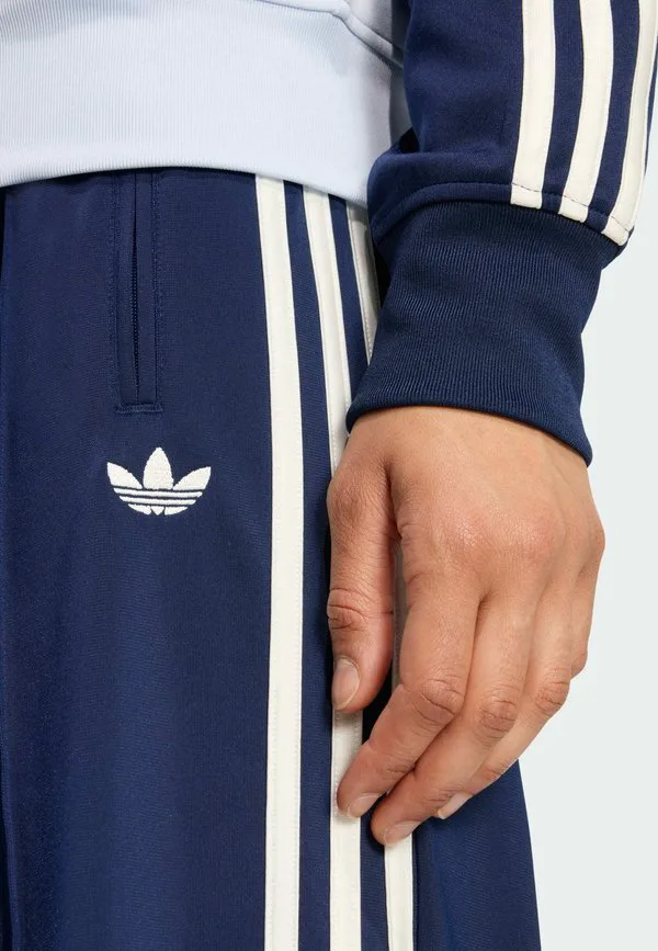 Свободные спортивные штаны firebird Adidas Originals, Night Indigo Off White — фото 3