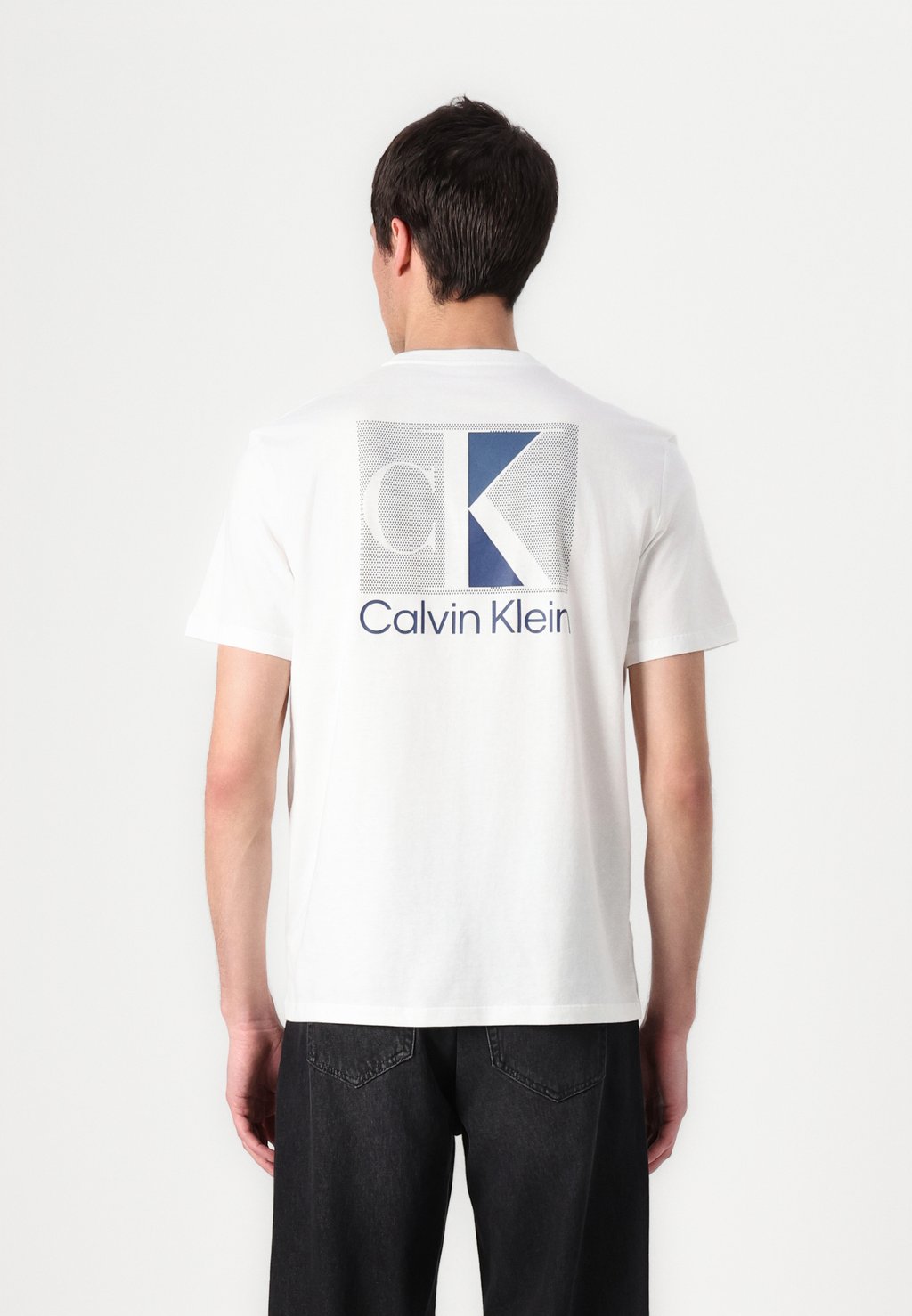 

Футболка с принтом UNISEX Calvin Klein, белый