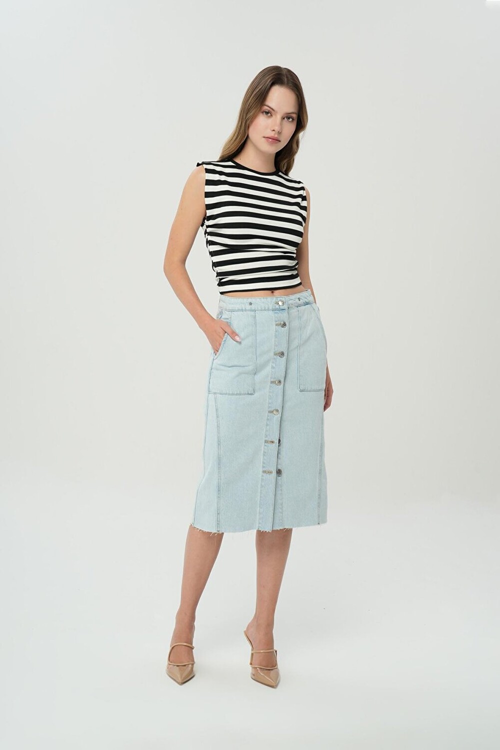 

Голубая джинсовая юбка с пуговицами C 4532-012 CROSS JEANS