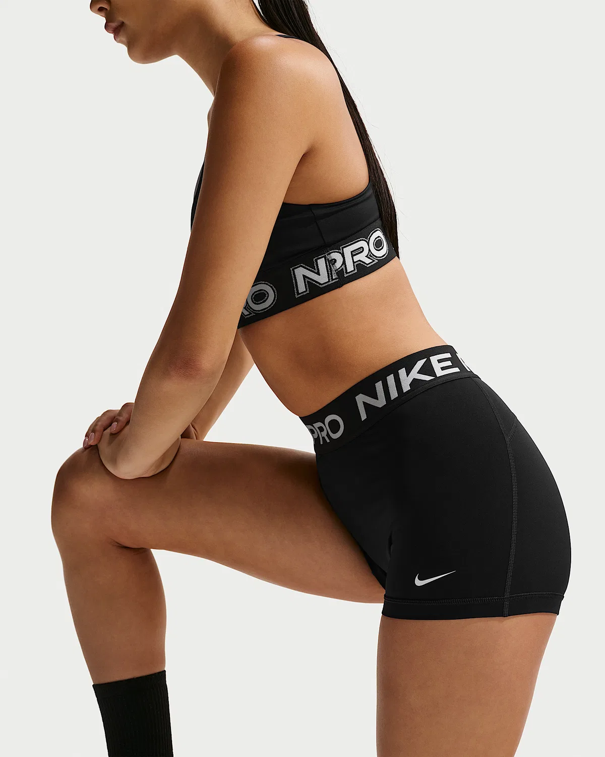 Женские велосипедки Nike Pro со средней посадкой, 3", Black/White — фото 4