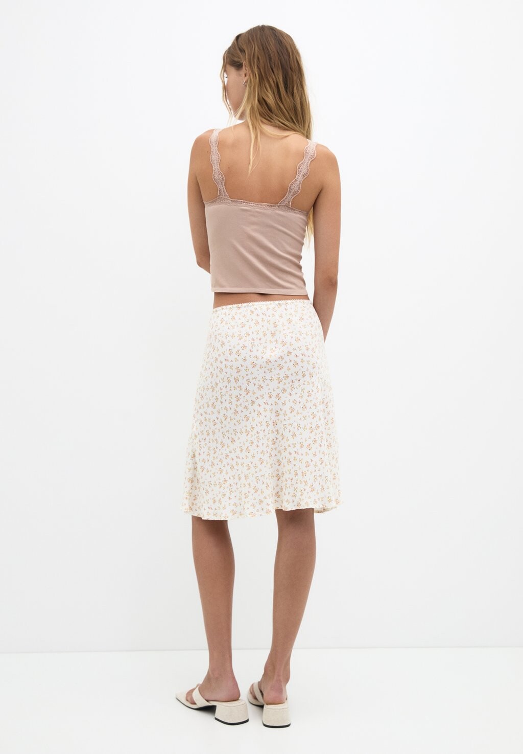

Топ STRAPPY SEAMLESS WITH DETAIL PULL&BEAR, розовый