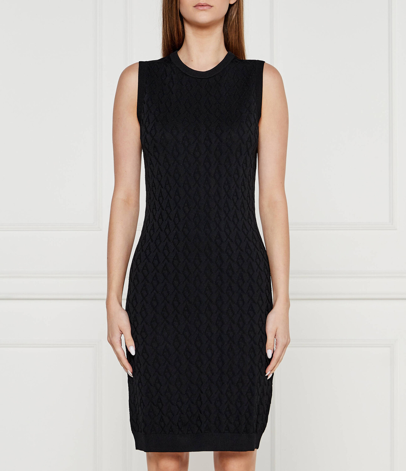 

Платье Armani Exchange, черный