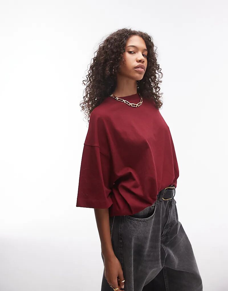 

Футболка свободного кроя с заниженной линией плеч в бордовом цвете Topshop
