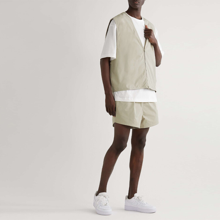 Повседневные шорты мужские дымчато-серые Fear Of God Essentials, серый — фото 2