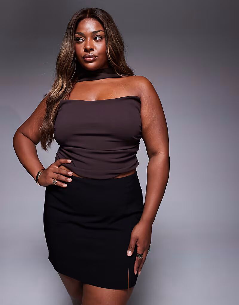 

Топ-бандо ASOS DESIGN Curve с отделкой в ​​виде шарфа на шее шоколадного цвета ASOS Curve