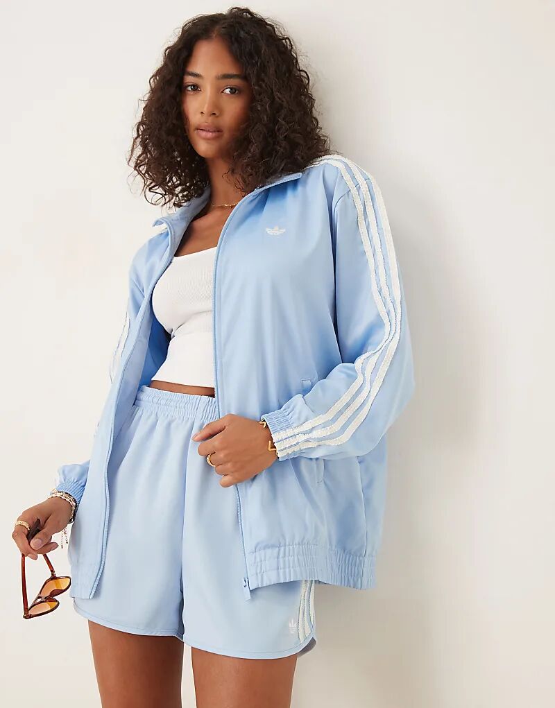 

Атласный спортивный топ adidas Originals синего цвета с рюшами и тремя полосками